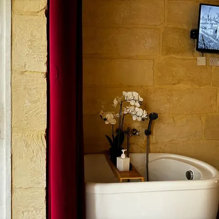 Phi Bormla Apartahotel