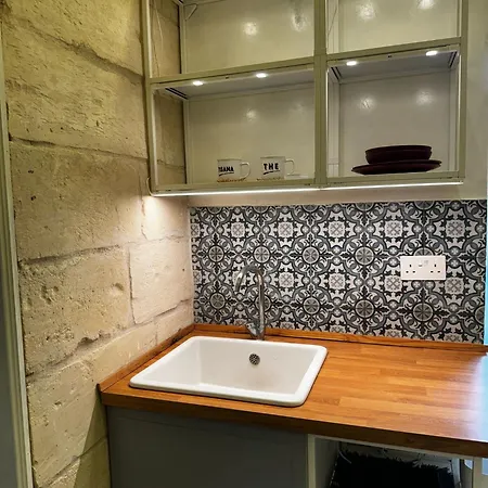 Phi Bormla Apartahotel 3*