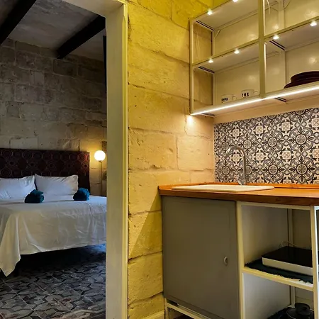 Apartahotel Phi Bormla 3*