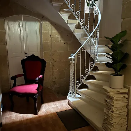 Lejlighedshotel Phi Bormla 2*