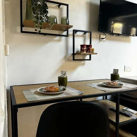 Phi Bormla Apartahotel